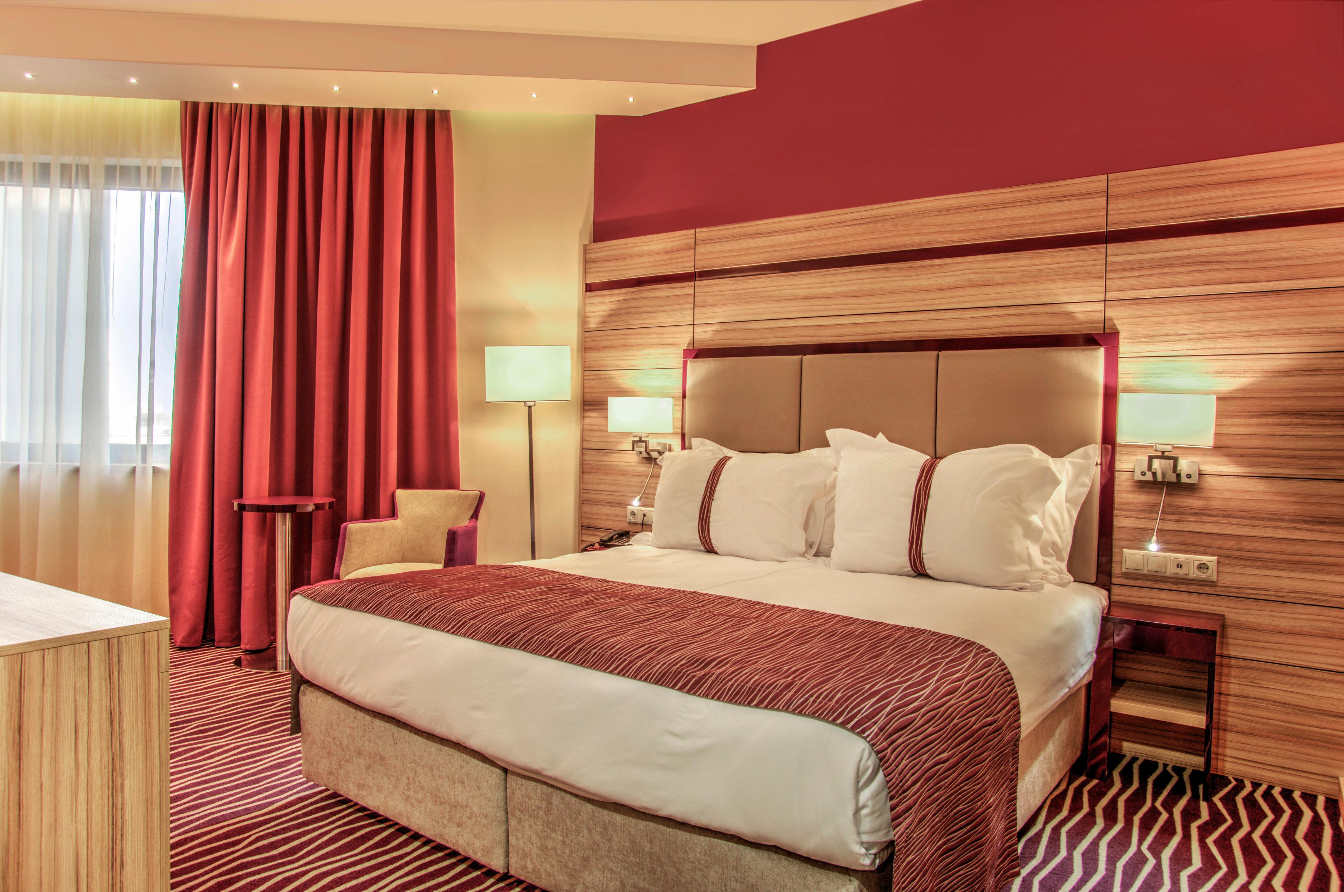 Holiday Inn Plovdiv By Ihg Exterior photo