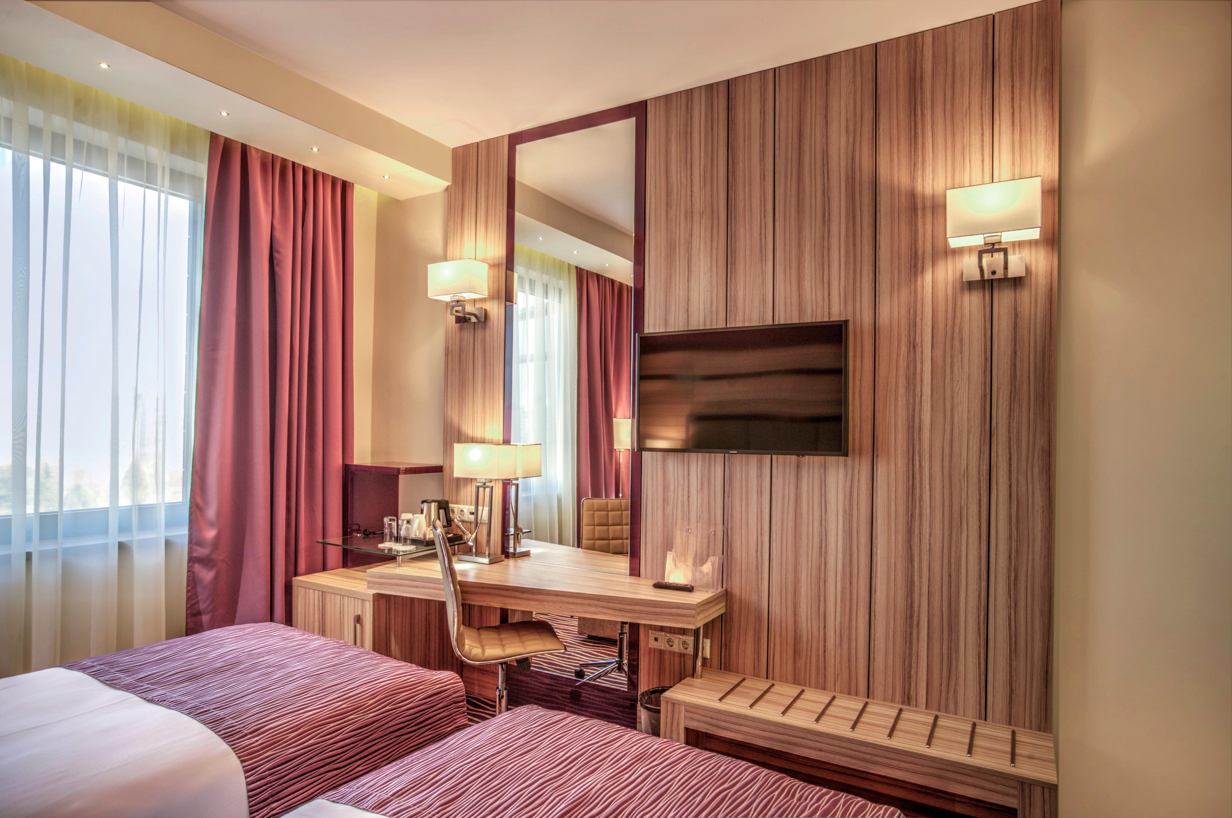 Holiday Inn Plovdiv By Ihg Exterior photo