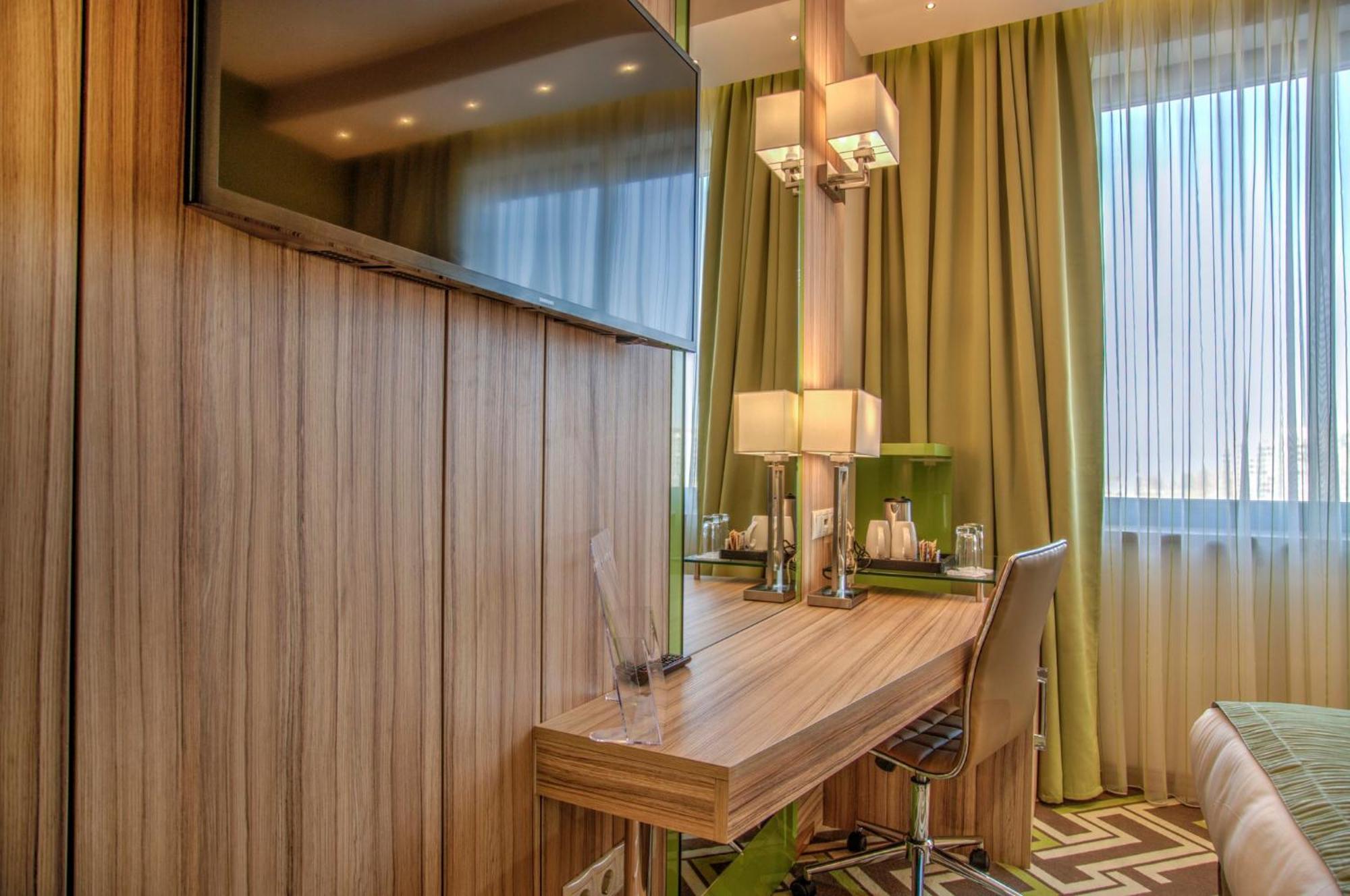Holiday Inn Plovdiv By Ihg Exterior photo