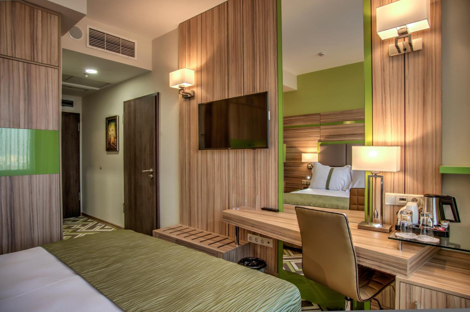 Holiday Inn Plovdiv By Ihg Exterior photo